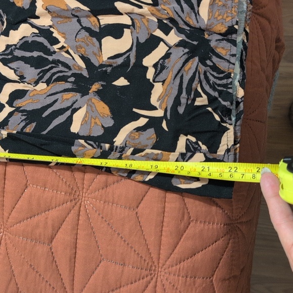 Elegant Floral Wide Leg Pants - Picture 4 of 4